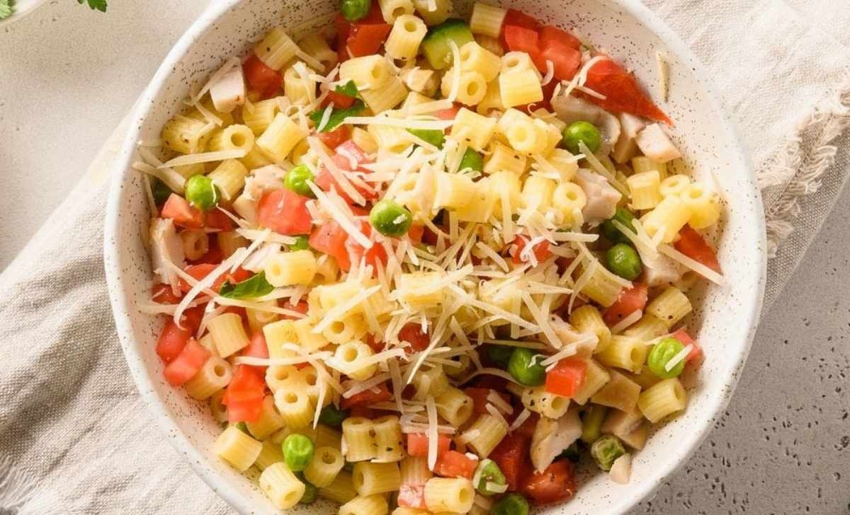 Salată cu Paste proteice Tubetti și legume